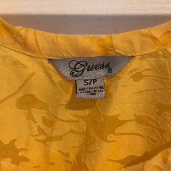 Guess tank top size small - Picture 3 of 3
